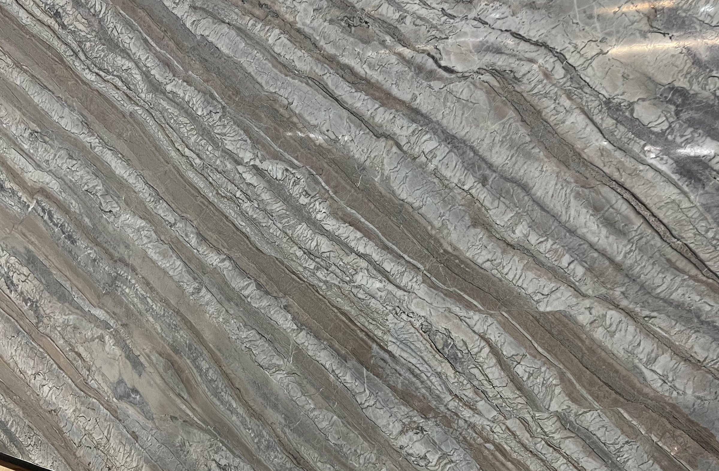 Quartzite slab veining